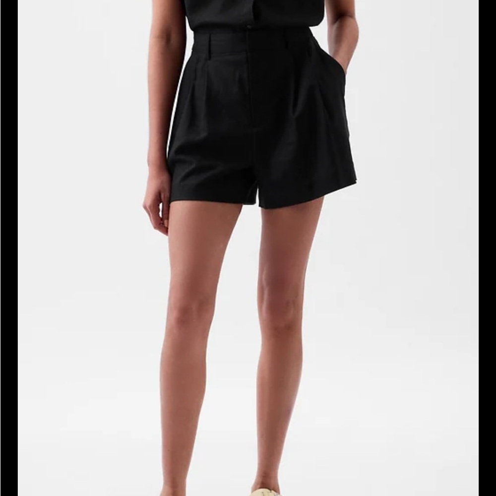 Old Navy Black Women's linen blend shorts